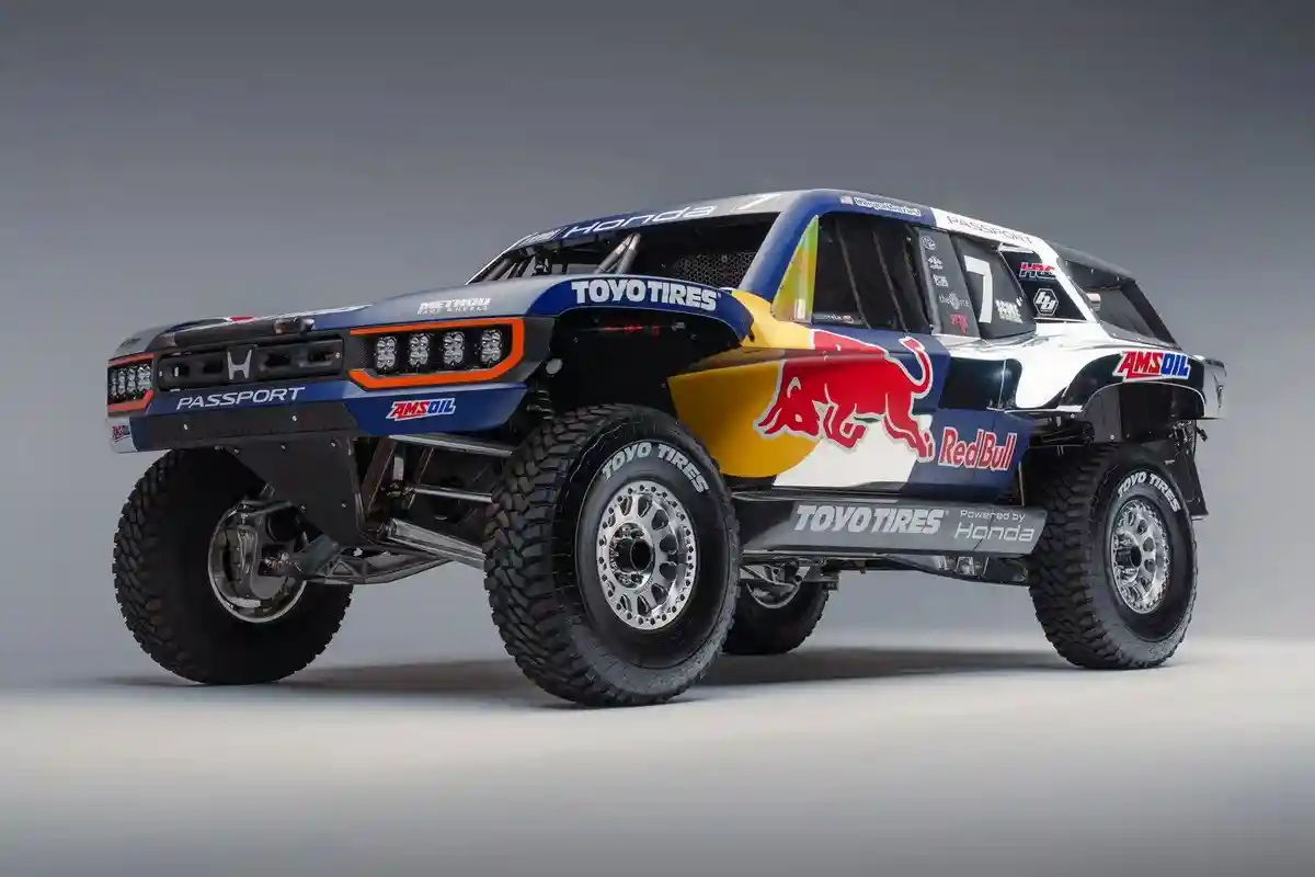 Honda présentera un trophy truck hybride de 1318 ch