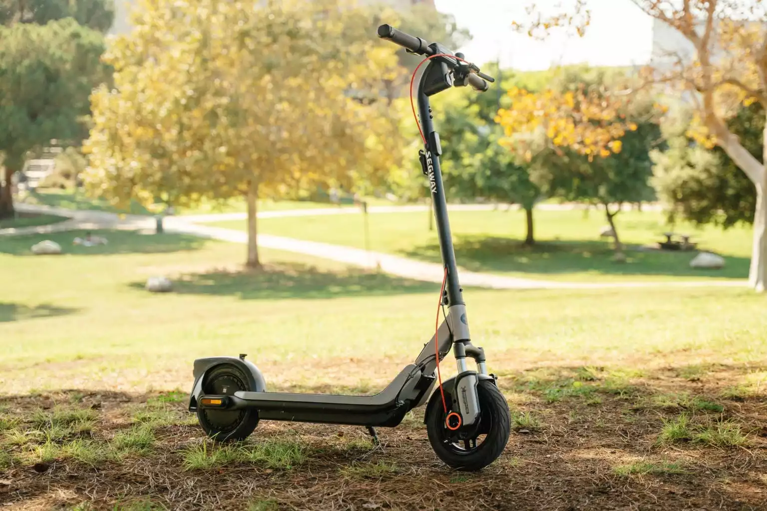 Segway presenta il monopattino elettrico urbano E3 Go