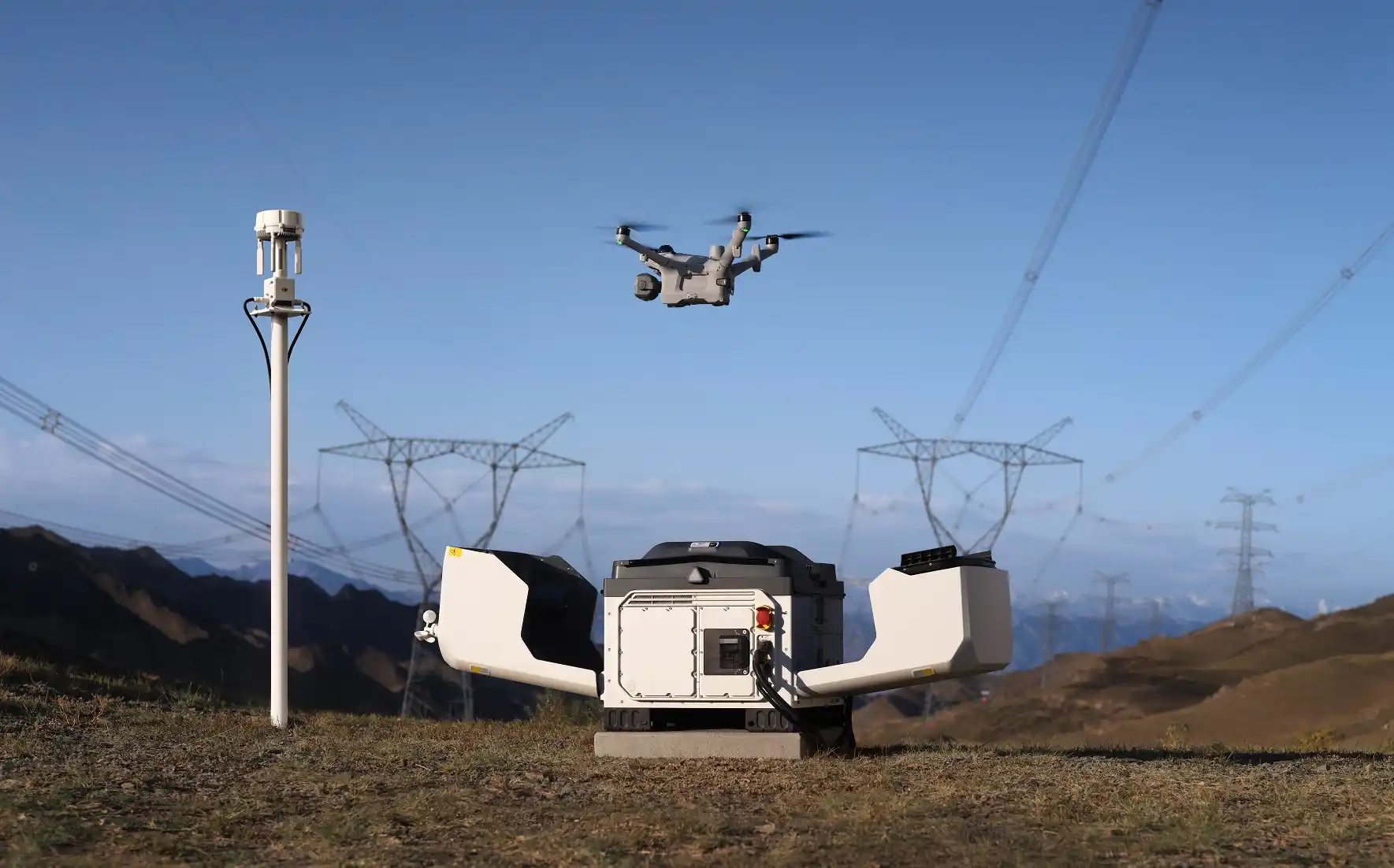 DJI presenta Dock 4: batteria del drone sostituita in 25 secondi