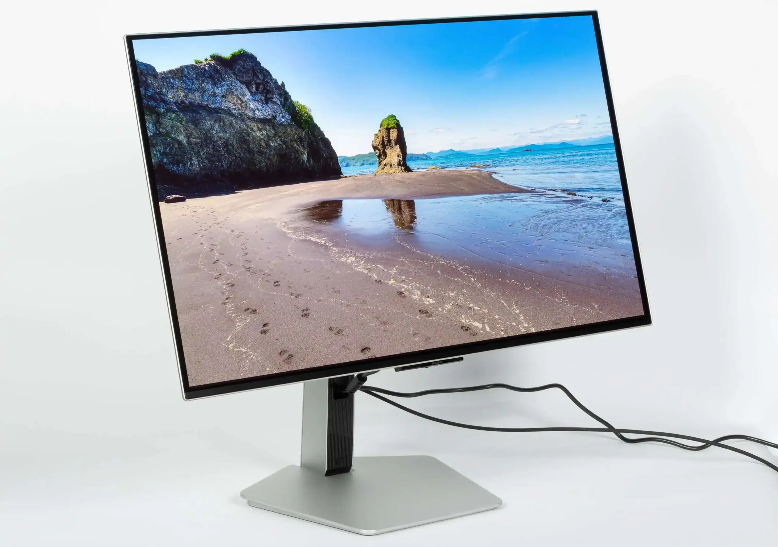 Samsung Odyssey OLED G8 G80SH: monitor gaming QD-OLED con risoluzione 4K e frequenza di 240 Hz