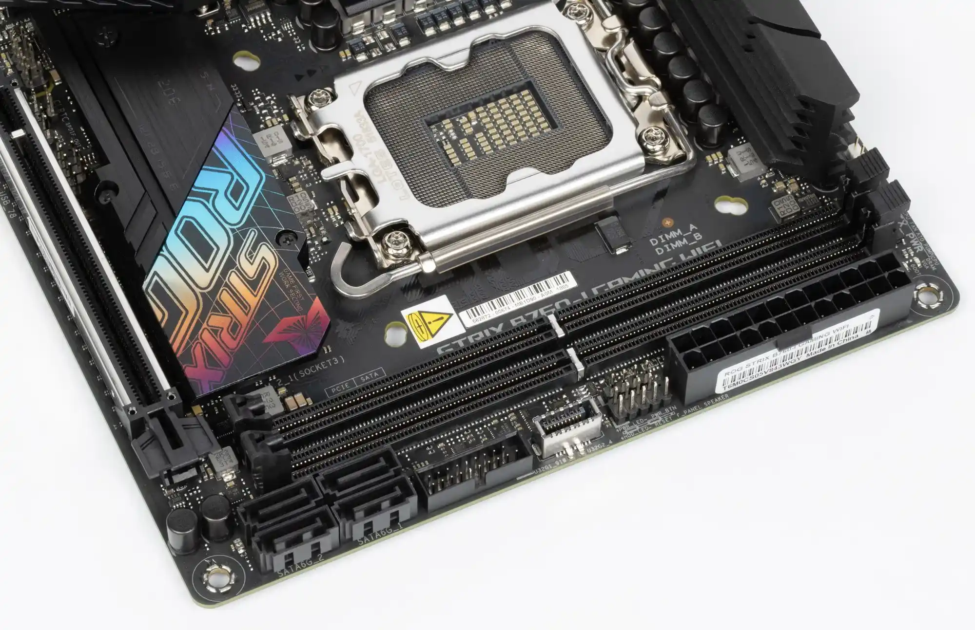Recensione Asus ROG Strix B760-I Gaming WiFi: scheda Mini-ITX compatta per Intel LGA1700