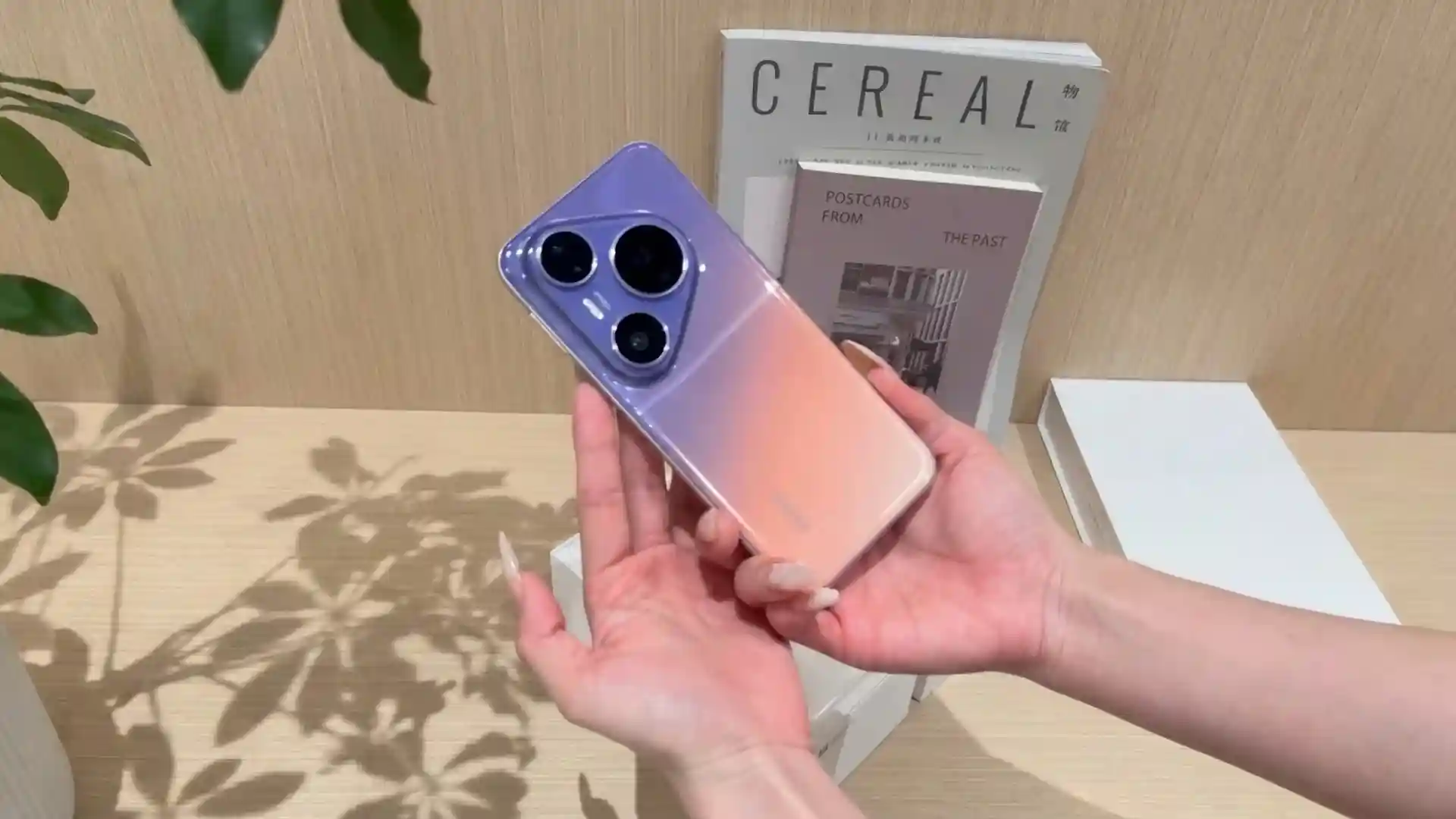 Huawei Pura 90 Plus visto in foto prima dell’annuncio