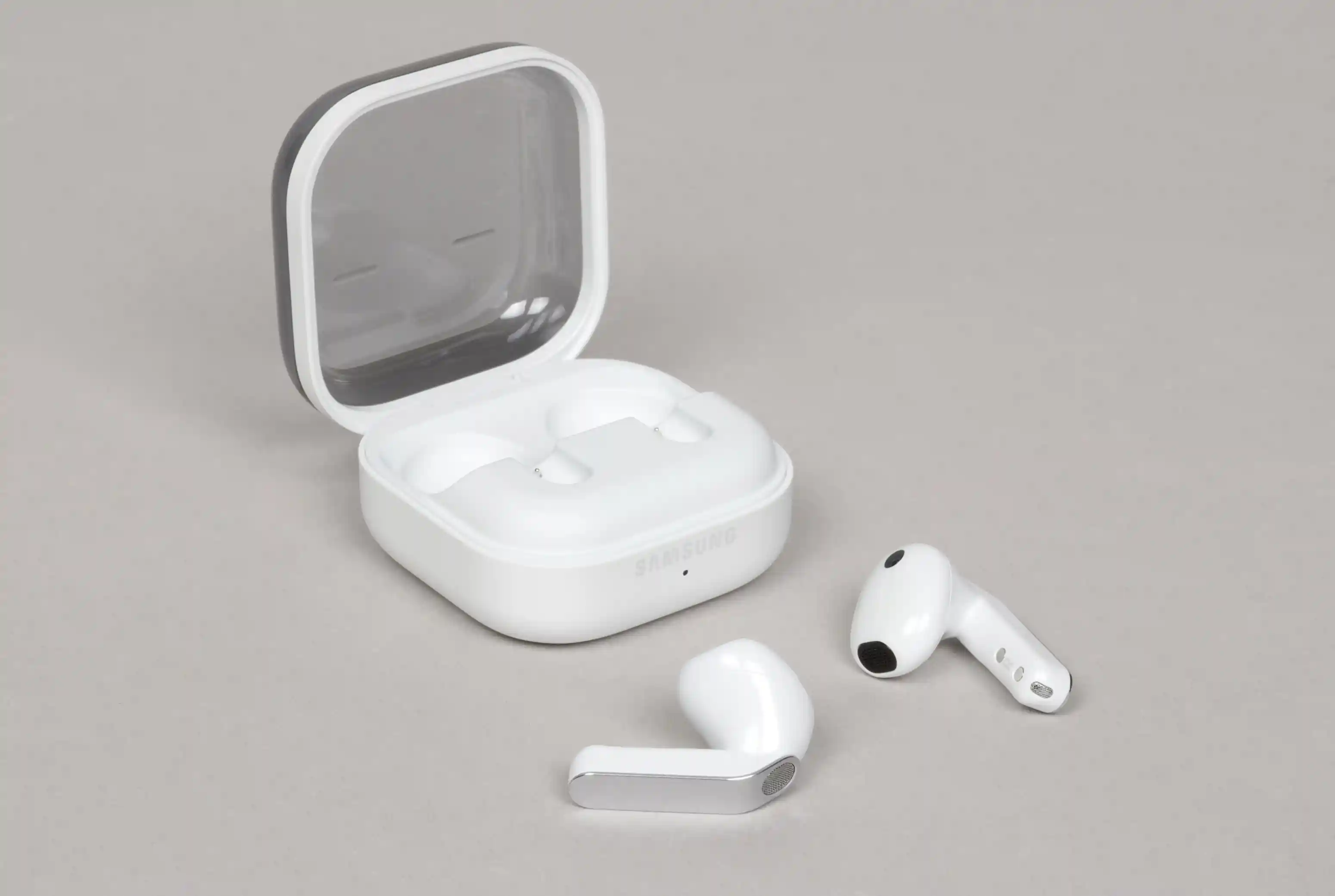 Recensione Samsung Galaxy Buds4: auricolari open-ear per l’ecosistema Samsung